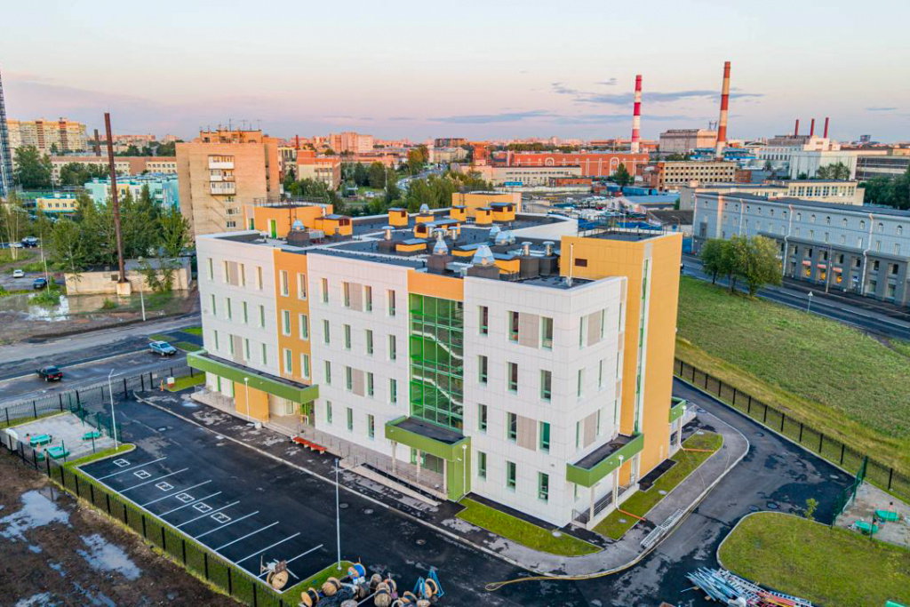 Детская поликлиника в Калининском районе.jpg Детская поликлиника в Калининском районе.jpg
