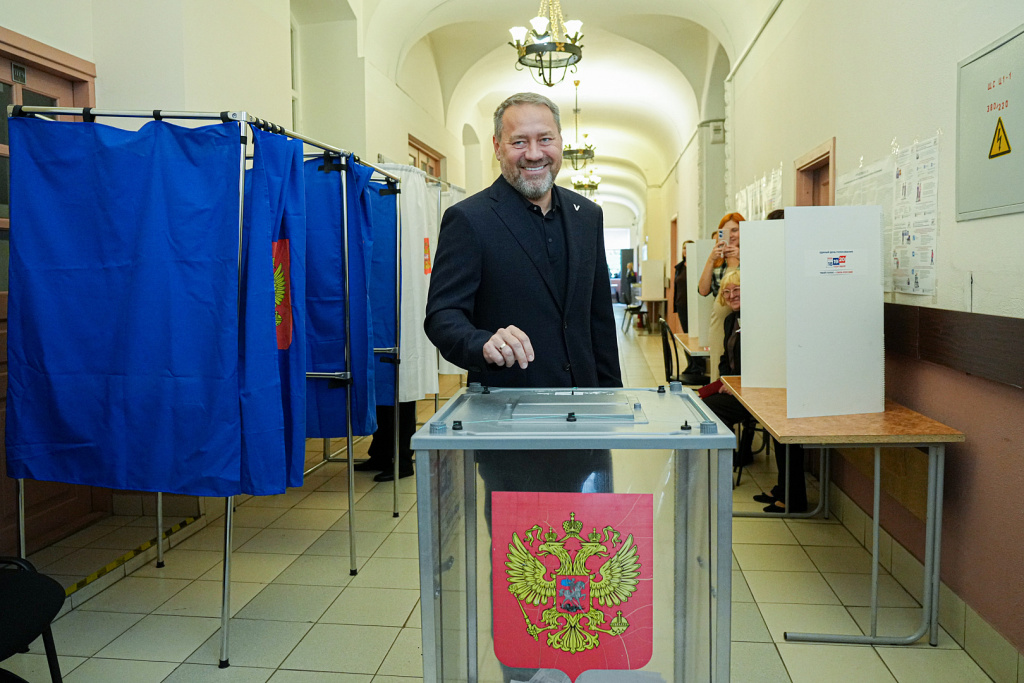 Фото_ пресс-служба Законодательного собрания Санкт-Петербурга - 01.jpg