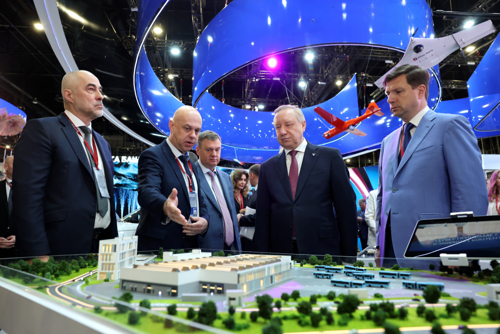Стенд Петербурга А.Беглов.jpg Стенд Петербурга А.Беглов.jpg
